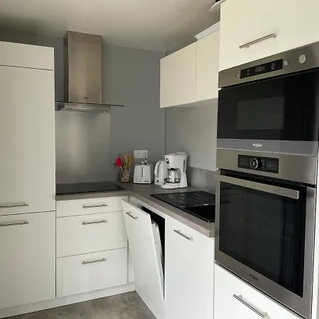 Charming Eco-lodge With Heated Pool And Jacuzzi Year Round In Charente-marit Gæstehus