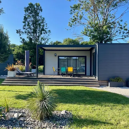 Charming Eco-lodge With Heated Pool And Jacuzzi Year Round In Charente-marit Les Mathes