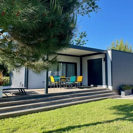 Nyaraló Charming Eco-Lodge With Heated Pool And Jacuzzi All Year Round In Charente-Marit *