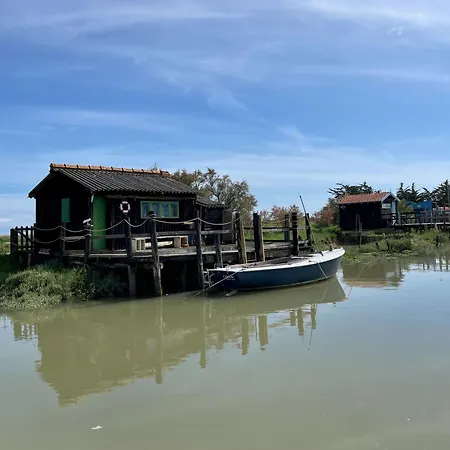 Charming Eco-lodge With Heated Pool And Jacuzzi Year Round In Charente-marit 4*